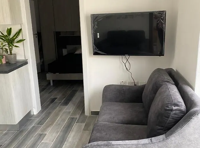 Apartment One Beautiful Bedroom Flat In Pieta