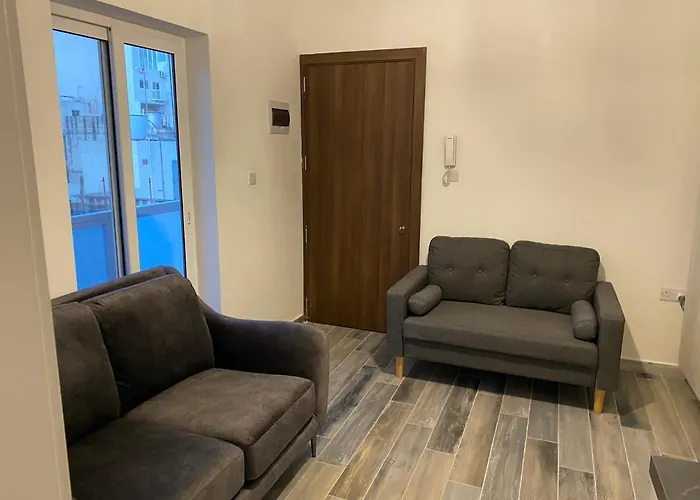 One Beautiful Bedroom Flat In Apartment