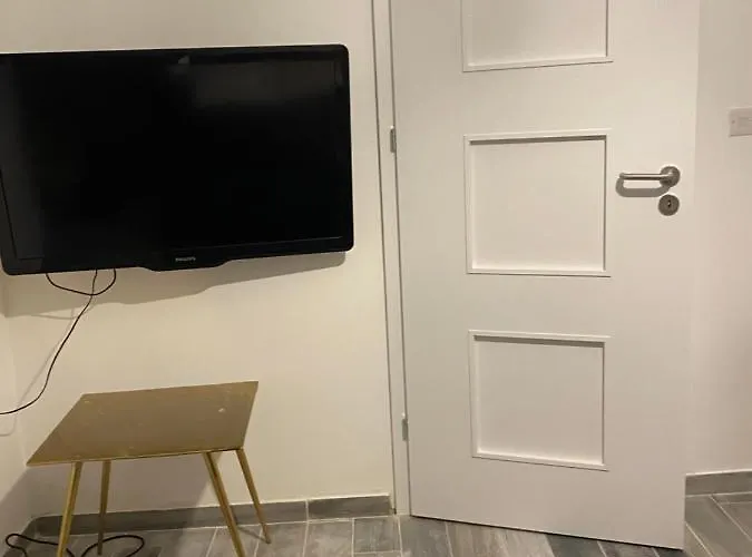 One Beautiful Bedroom Flat In Appartement Pietà